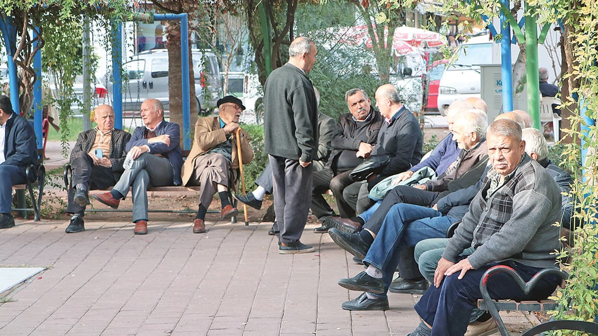 12.5 milyon emekli artan maliyetler karşısında maddi sıkıntı yaşıyor