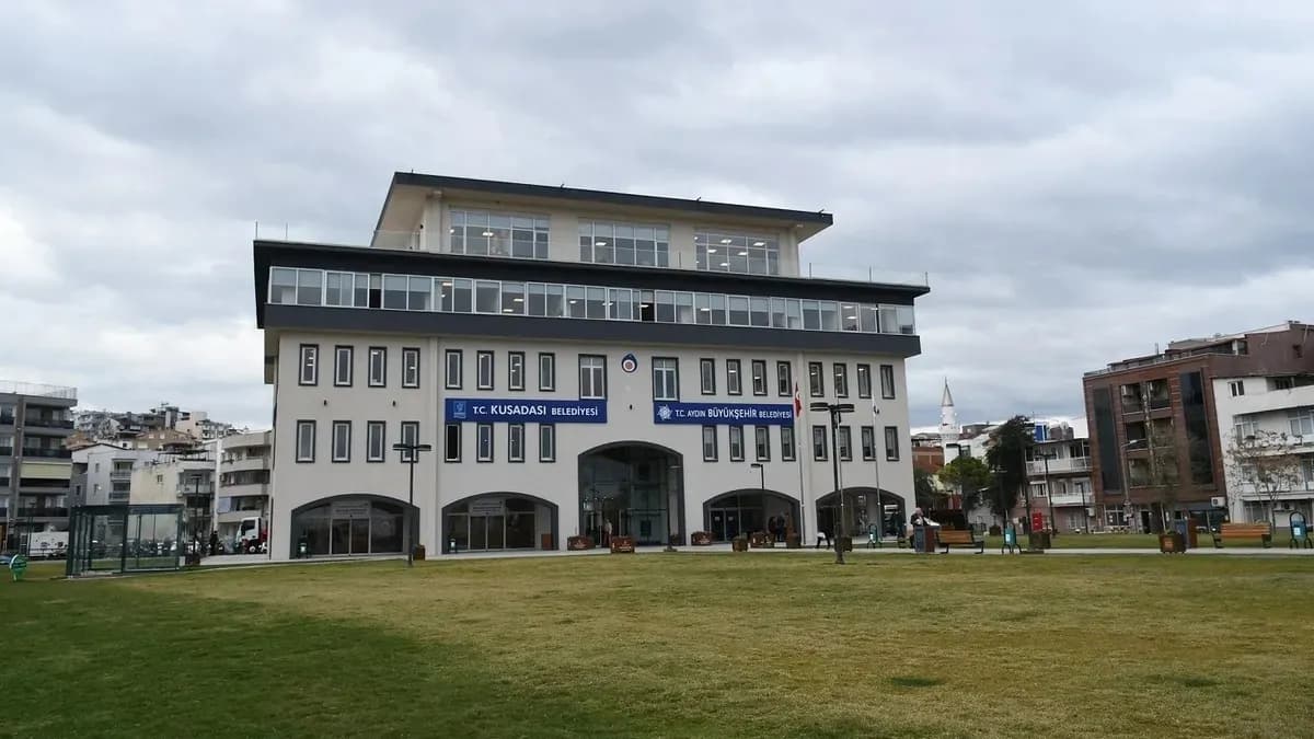Kuşadası Belediyesi'nde üçüncü dalga rüşvet operasyonu: 15 kişi gözaltında