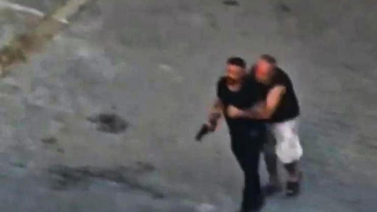 Adana'da taziye evinde silahlı kavga: Husumetliler silahla kovaladı