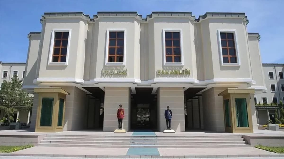 İçişleri Bakanlığı'ndan DEAŞ'a büyük darbe: 30 ilde eş zamanlı operasyon, 104 şüpheli gözaltında