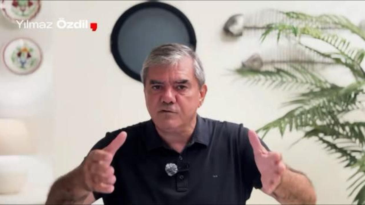 Yılmaz Özdil'den Özgür Özel'e ağır eleştiri: Sosyal medyadan yüklendi