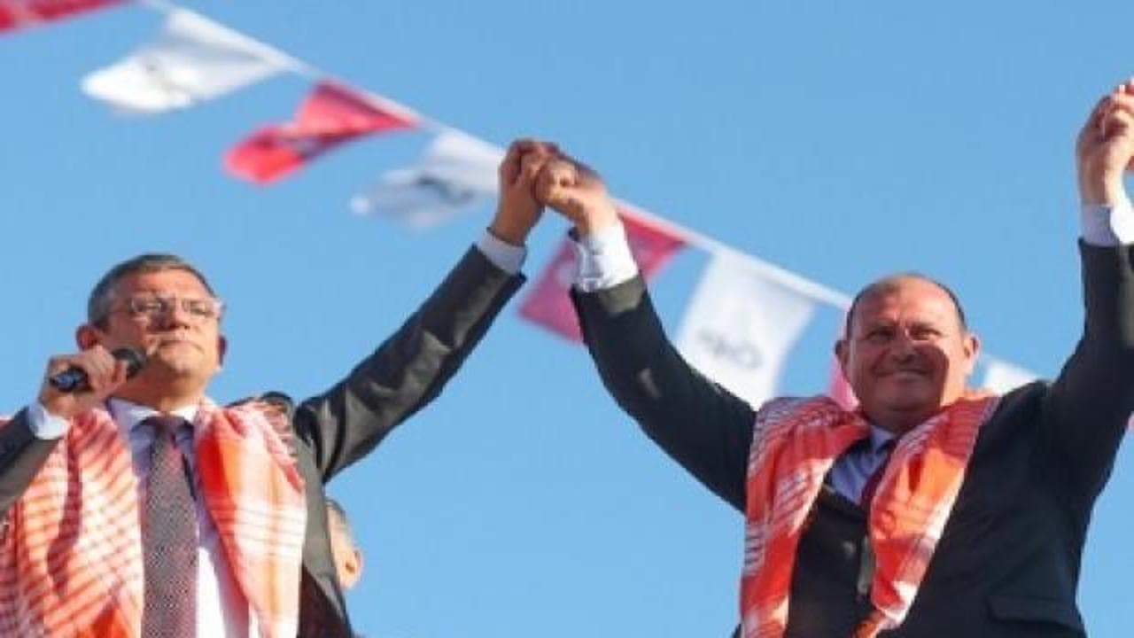 Özdil'den CHP'ye sert çıkış: Güvenlik görevlisinden belediye başkanlığına 'sihirli değnek'le yükselen isim