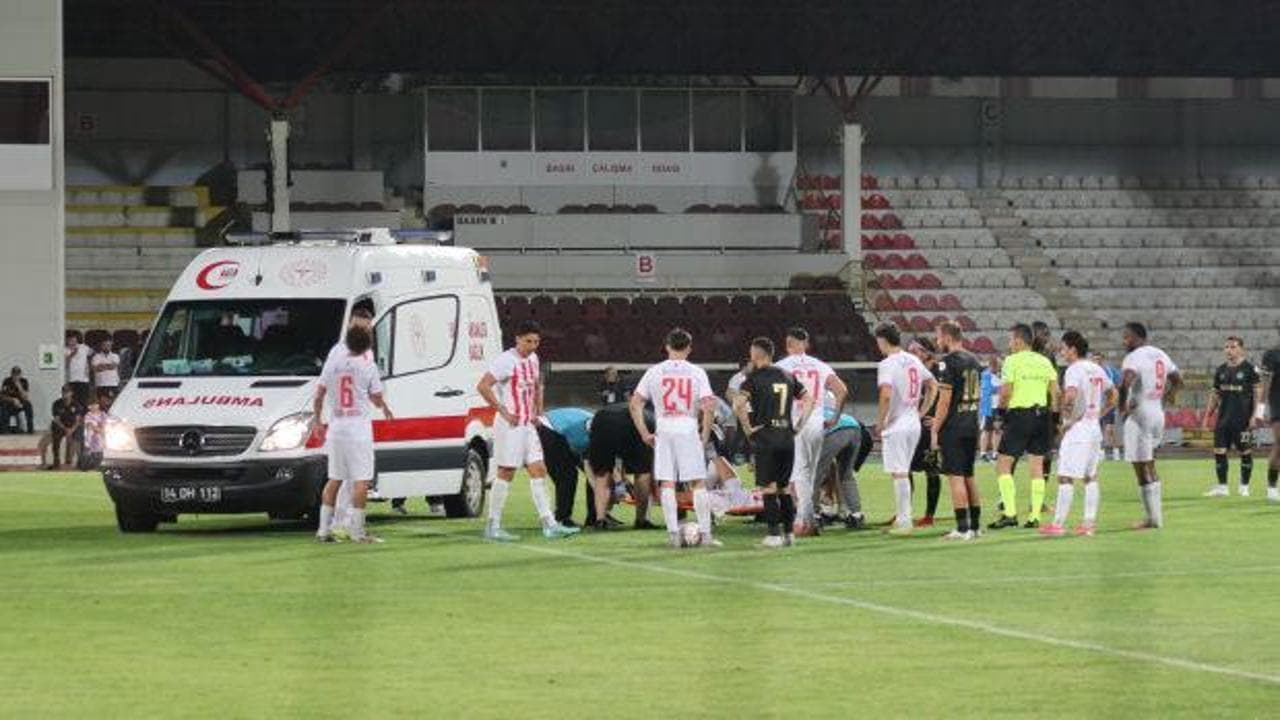 Boluspor-Manisa FK maçında ambulans sahaya girdi: Talihsiz sakatlık korkuttu