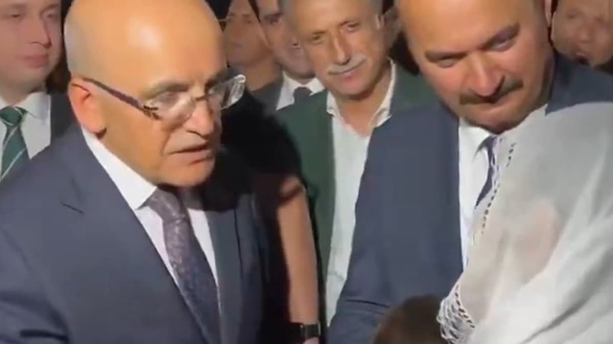 Hazine Bakanı Şimşek'ten çocuklarına iş isteyen anneye duygulandıran Kürtçe yanıt