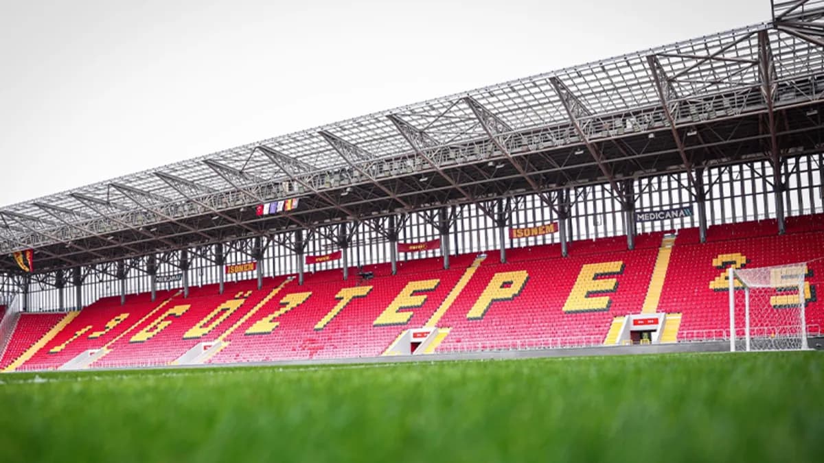 İsmail Köybaşı için jübile maçı: Göztepe-Trabzonspor sahada