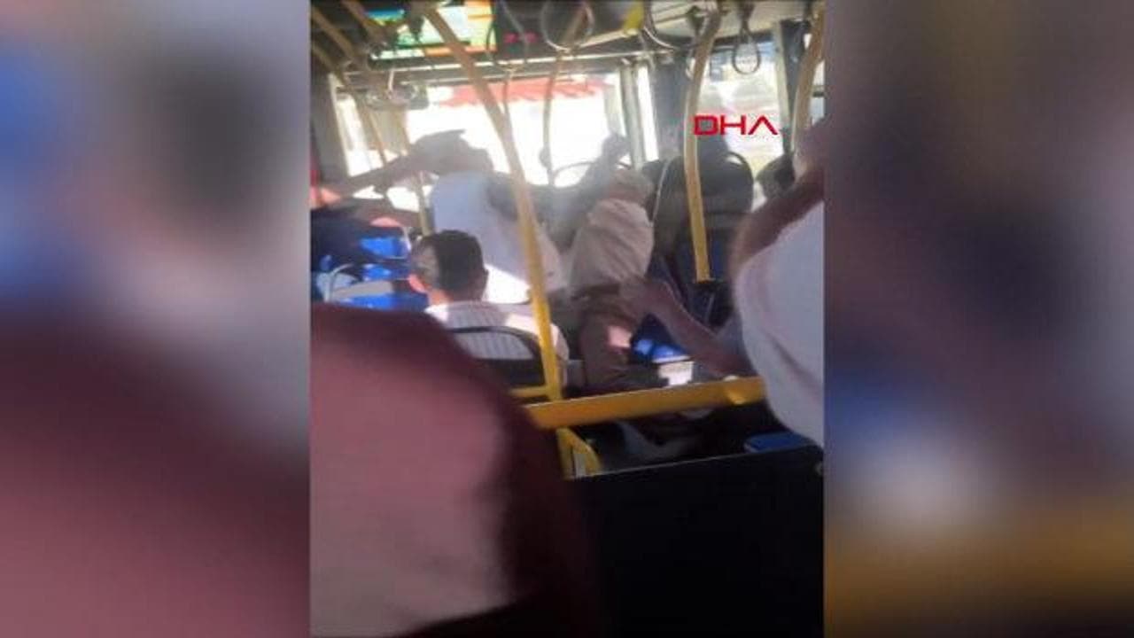 Malatya'da özel halk otobüsünde yumruklu kavga! O anlar kamerada