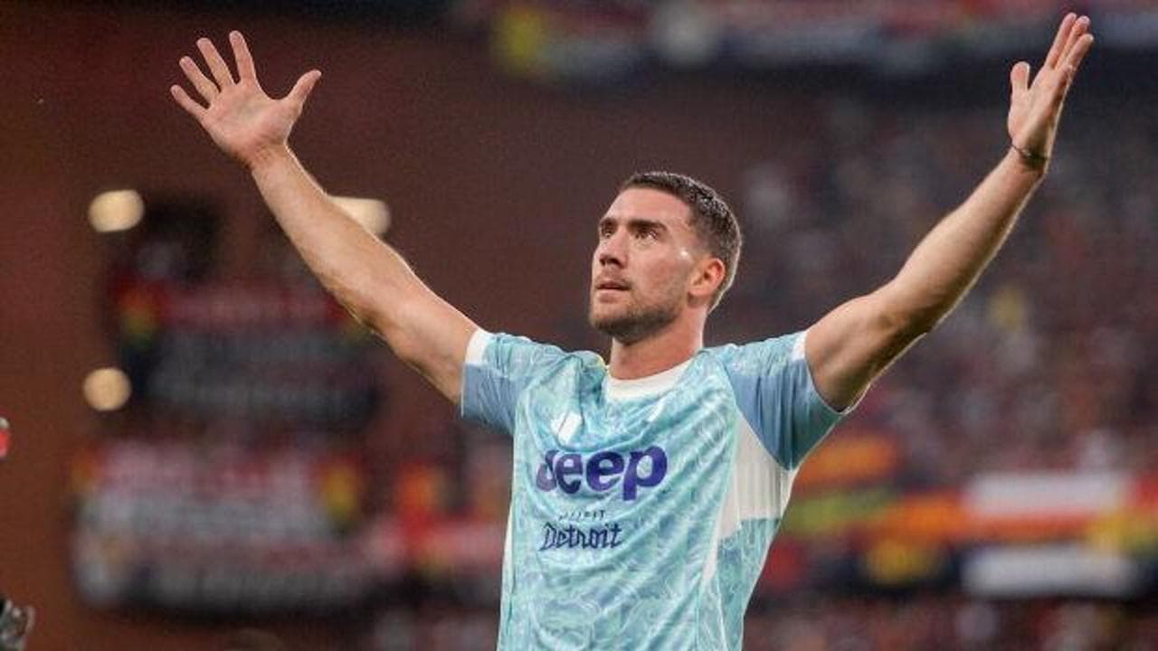 Beşiktaş'a Vlahovic'den Transfer Sinyali! Sırp Yıldız Teklifi Değerlendirmeye Hazır
