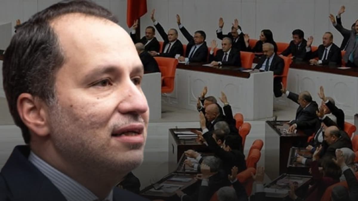 Yeniden Refah Partisi Genel Başkanı Erbakan, oylama öncesi taraf değiştirdi