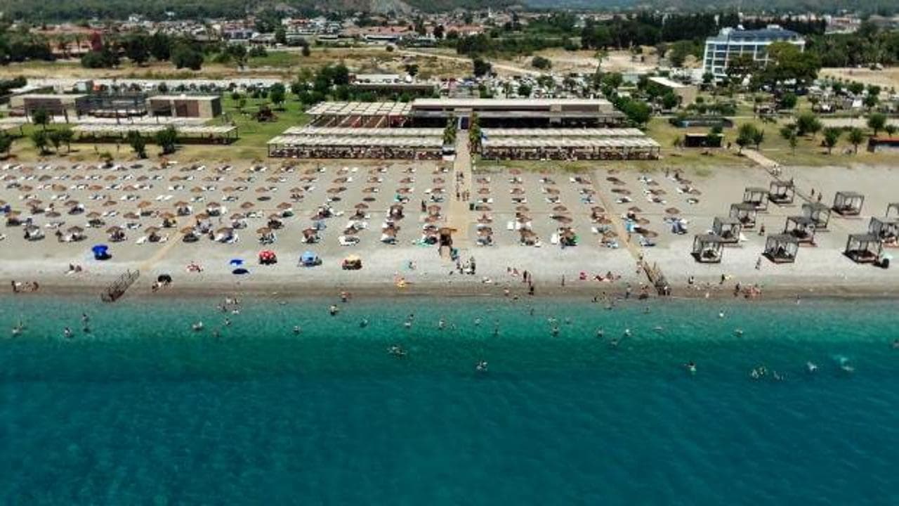 Antalya'nın halk plajları yaz sezonunda rekor kırdı: Ziyaretçi sayısı 2 milyonu aştı
