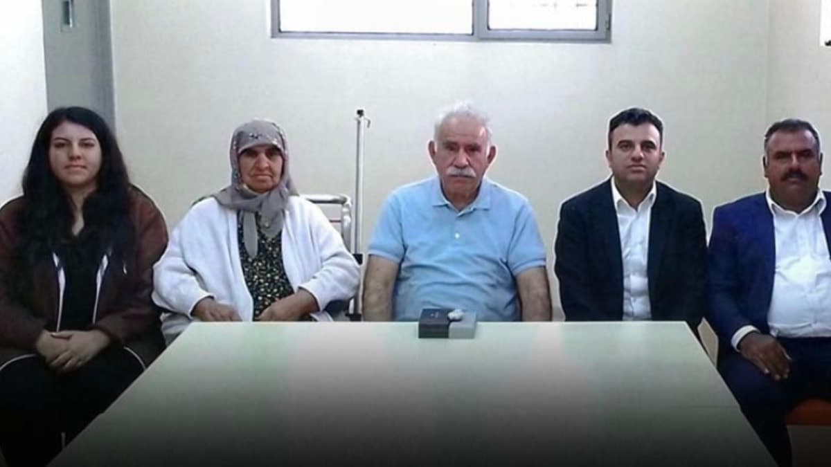 DEM Partili vekilin cezaevinde çekilen aile fotoğrafı 10 ay sonra kamuoyuyla paylaşıldı