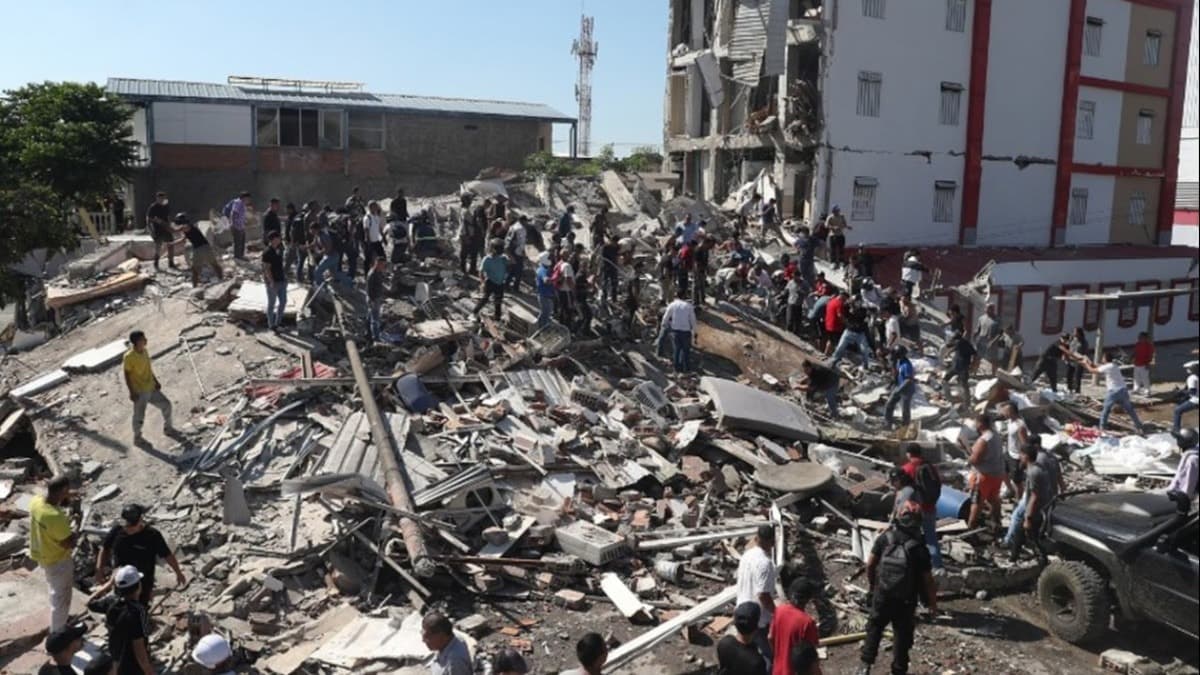 Kolombiya'yı 7,4'lük deprem vurdu: Can kaybı 132'ye çıktı