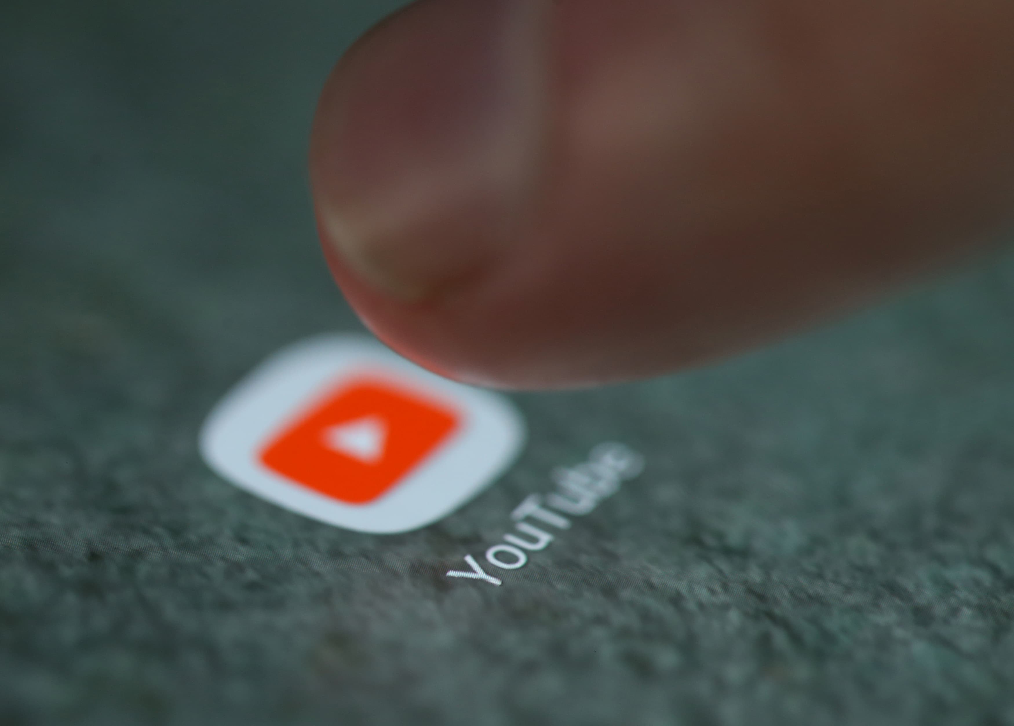 YouTube'un para kazanma kuralları sertleşiyor: İzlenme eşiği iki katına çıkıyor