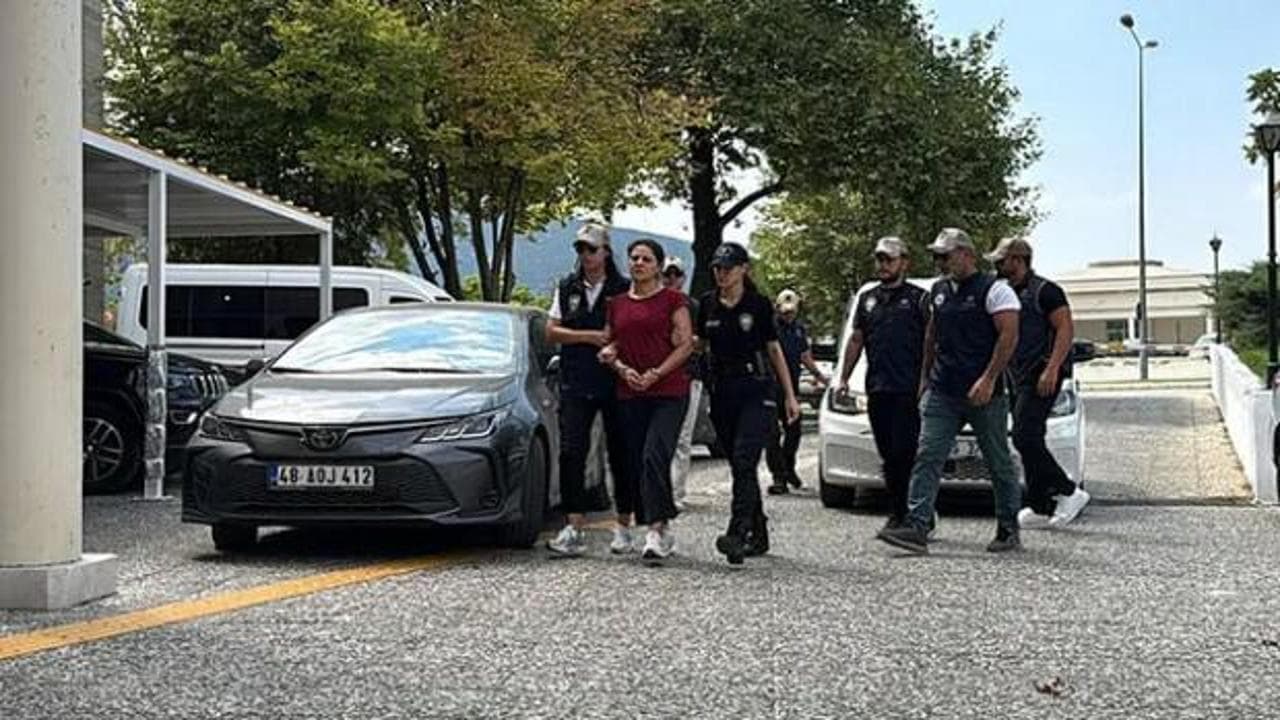 10 yıllık firarın beyni Ayşe Alanur Karatepe! Suikastçi hain ile yazışmaları deşifre oldu