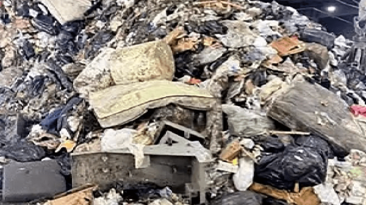Eski kulüp deposundaki çöp yığınında tarihi değer ortaya çıktı
