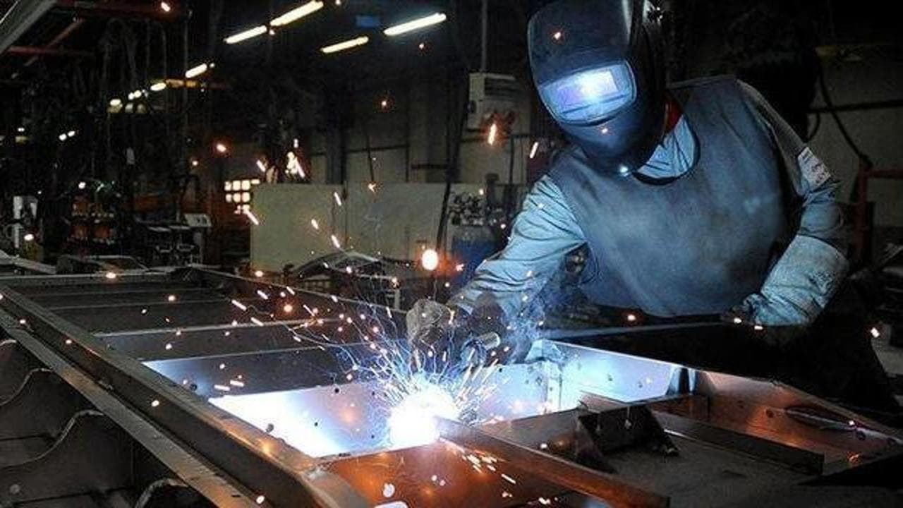 Sanayide usta açığı büyüyor: Çırak maaşları asgari ücreti aştı