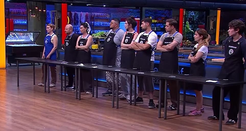 MasterChef'te ilk elemeler heyecanı: Dokunulmazlık oyununu hangi takım kaptı?