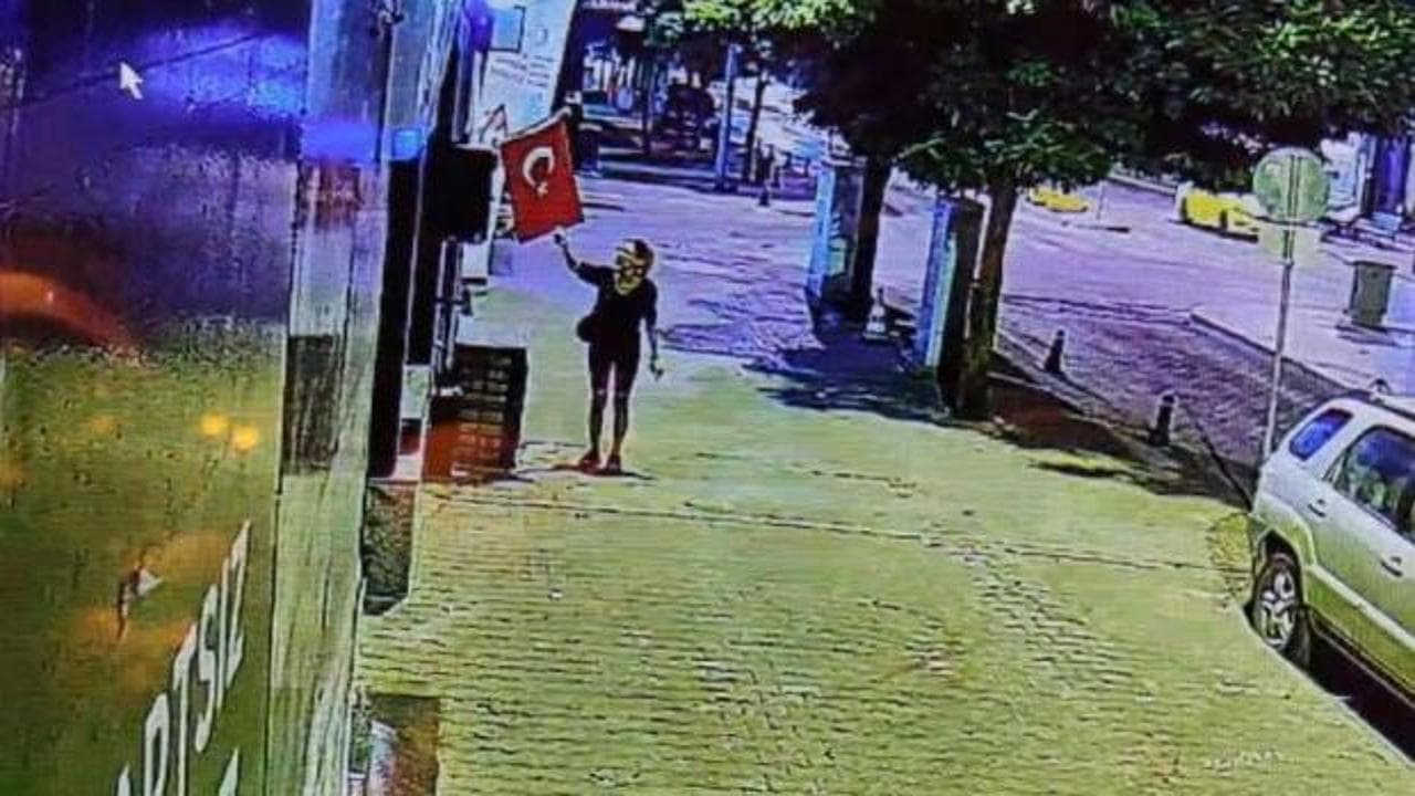 Muğla'da menfur girişim! Gece yarısı Türk bayrağını ateşe vermek istedi