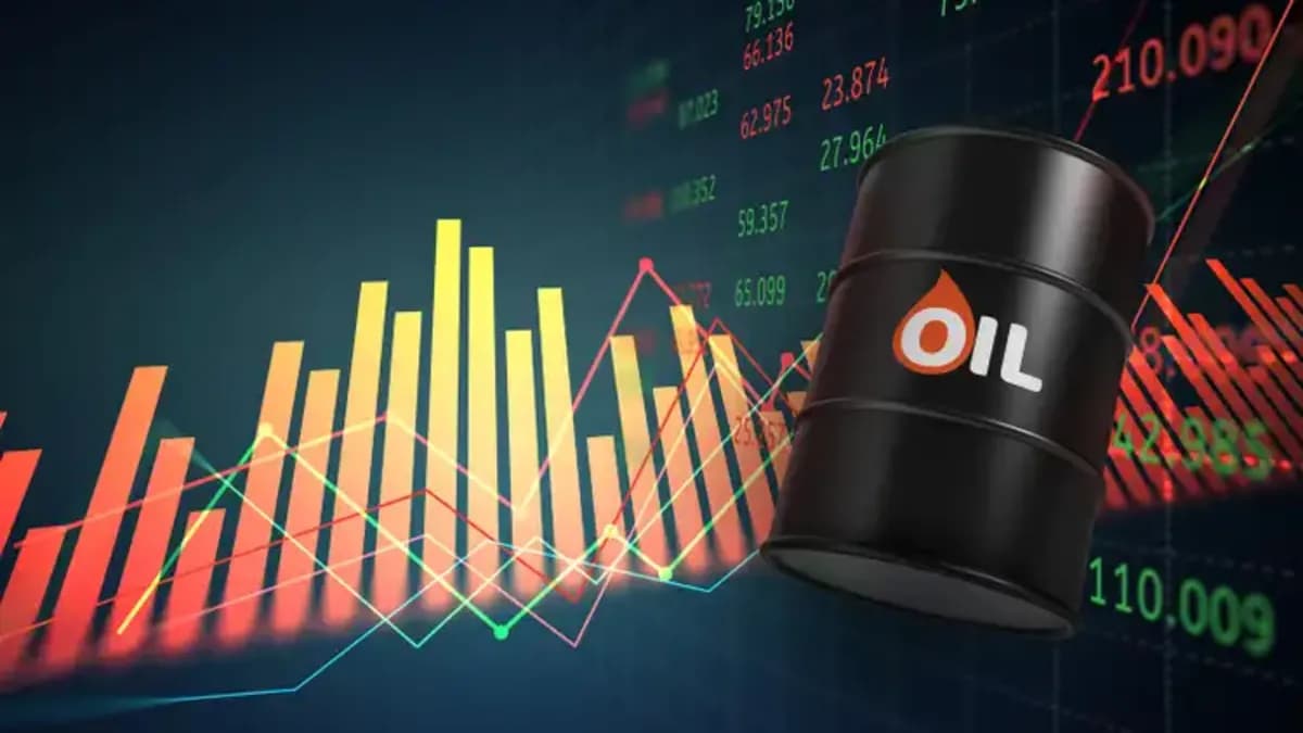 Petrolde Hürmüz'den sonra talep baskısı! Tahminler düştü, Brent ve WTI sert geriledi