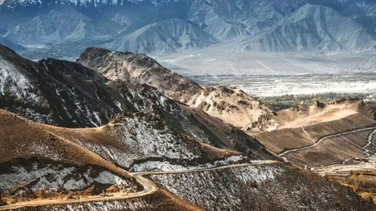 Tibet'te deniz seviyesinden 5 bin metreden yüksekte yol açıldı: Everest'in rakibini bile geçti
