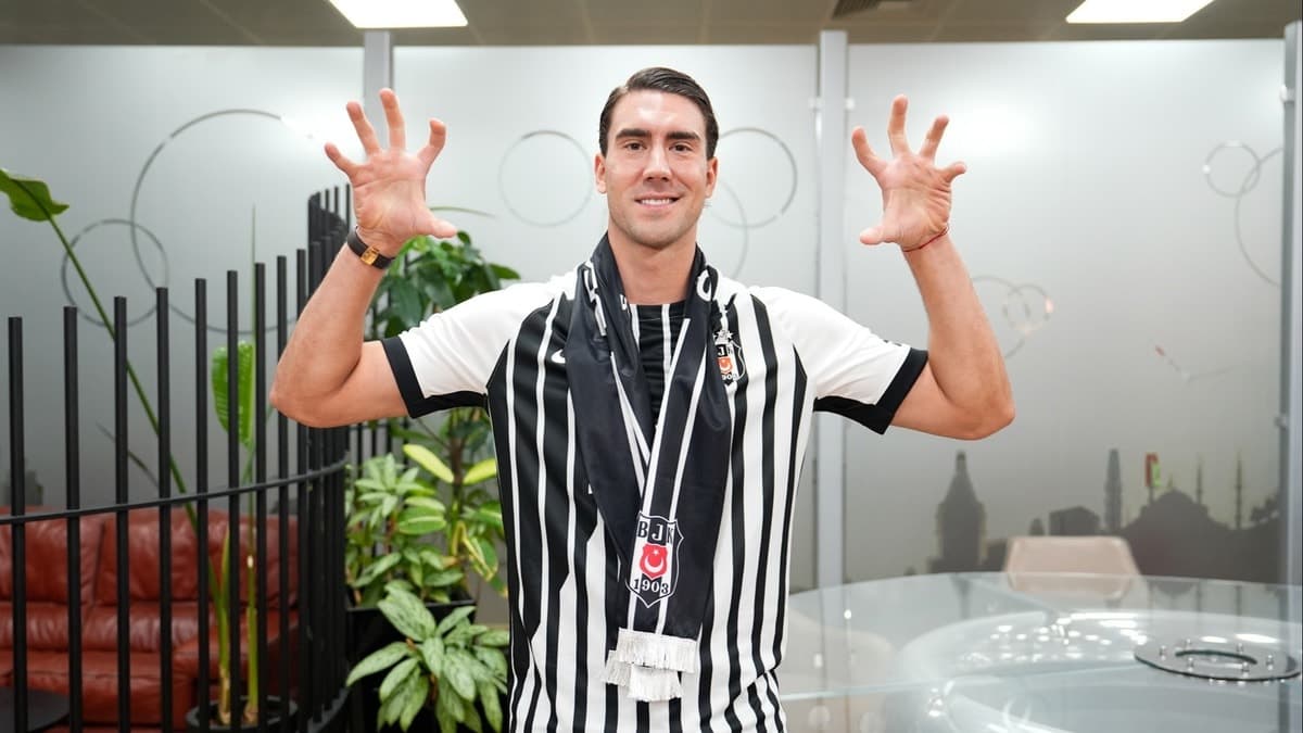 Beşiktaş'ın yeni golcüsü Vlahovic'in sırtındaki numara açıklandı