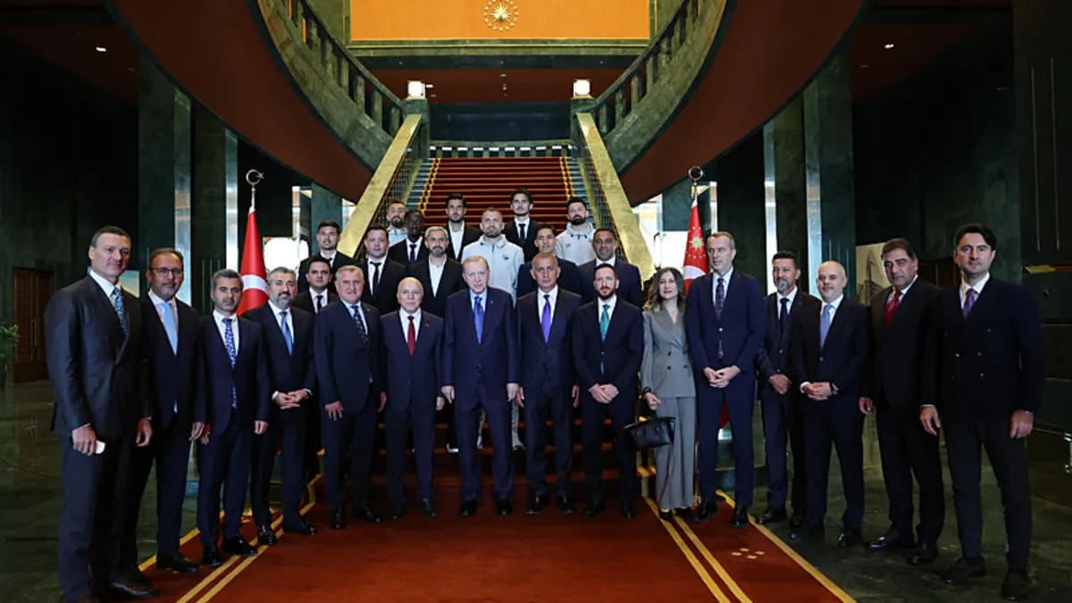 Cumhurbaşkanı Erdoğan, Süper Lig'e yükselen takımları ağırladı