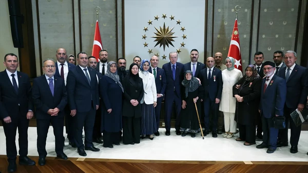 Cumhurbaşkanı Erdoğan, Külliye'de Şehit Aileleriyle Bir Araya Geldi