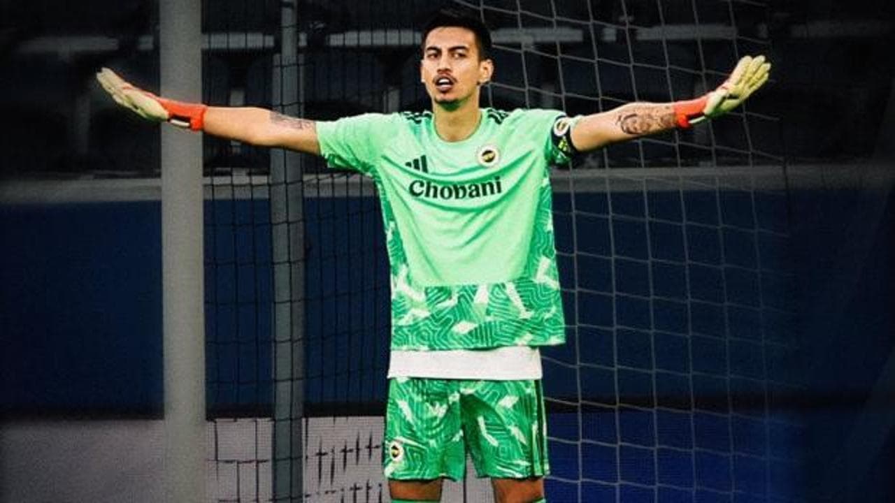Fenerbahçe'de kaleci ayrılığı: İrfan Can Eğribayat yeni takımıyla anlaştı