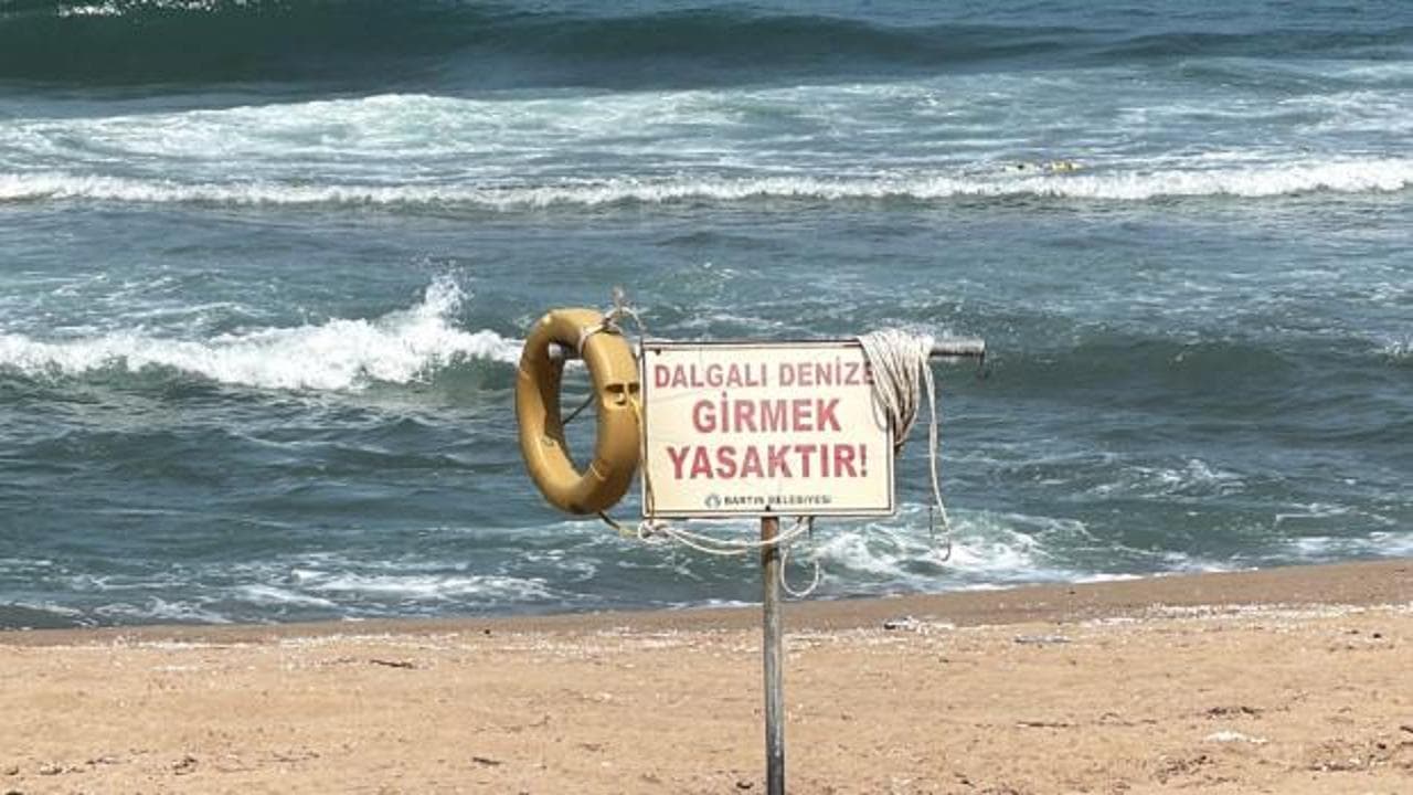 Bartın'da fırtına alarmı: 11 plajda denize giriş 3 gün süreyle yasaklandı