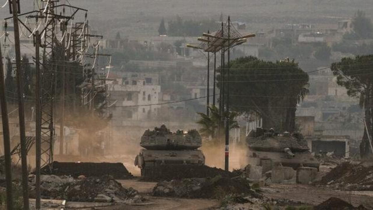 İsrail Suriye sınırında sivil yerleşim yerlerini vurdu