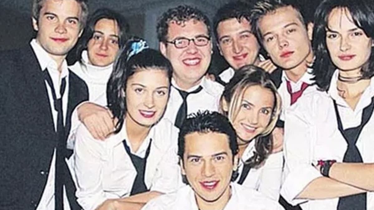 23 Yıl Sonra Yeniden Bir Araya Geldiler: Ece Erken ve Emre Altuğ'dan Duygulandıran Buluşma