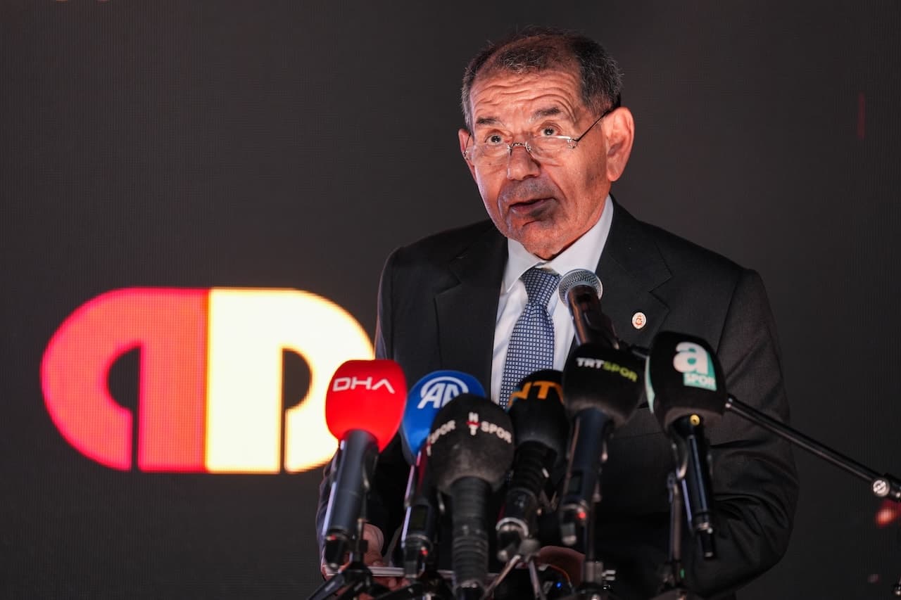 Dursun Özbek'ten transfer mesajı: 'Çok fazla beklemeyeceğiz'
