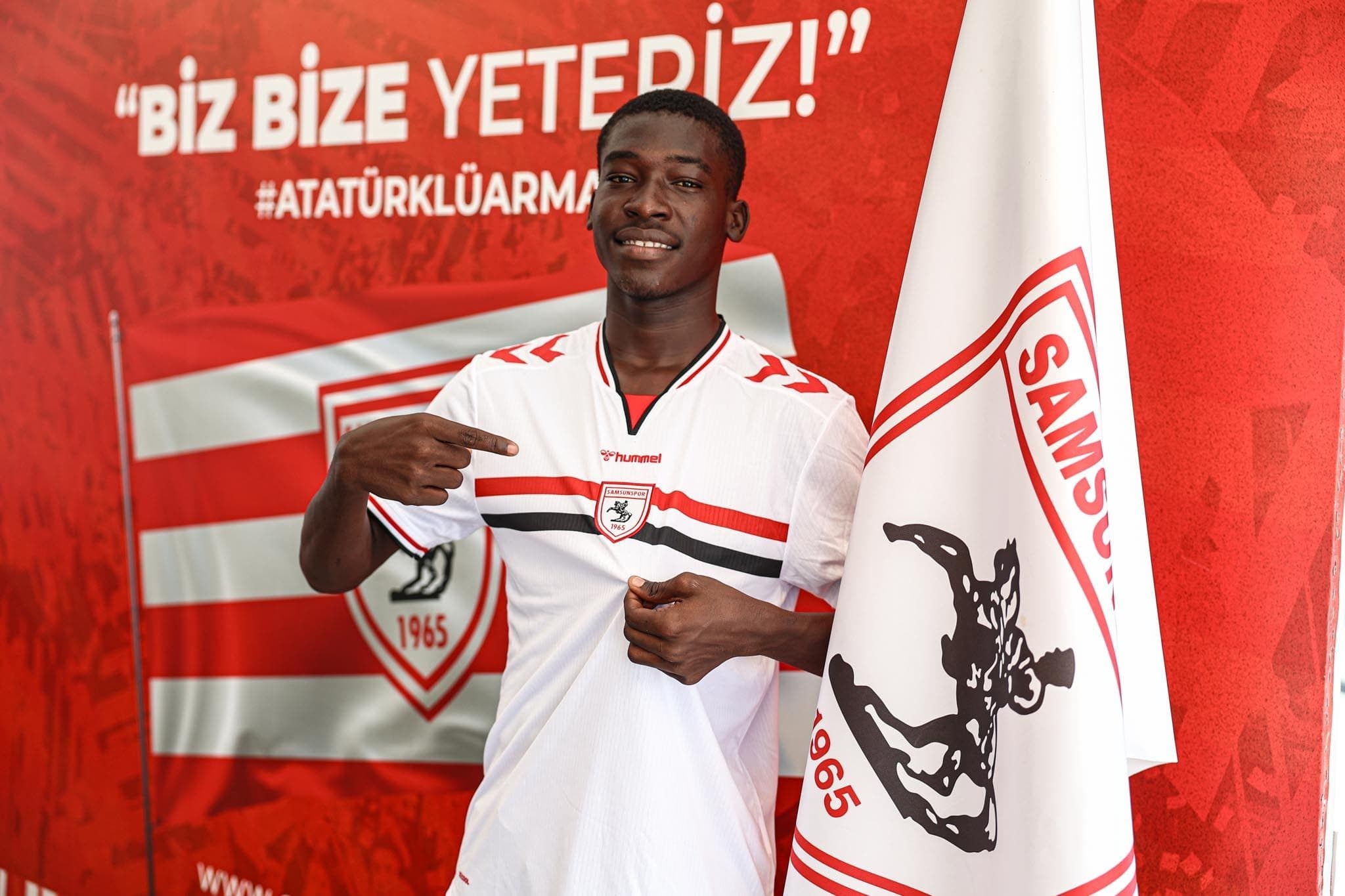 Samsunspor, 18 yaşındaki genç yıldızını resmen açıkladı