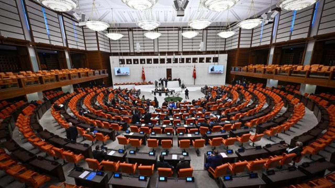 Meclis'te dengeleri altüst edecek transfer iddiası: Yeni Yol Grubu'nun vekili AK Parti'ye katılıyor