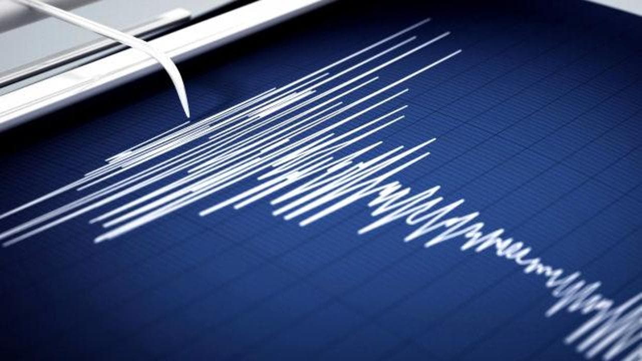 Endonezya'da 7,5 büyüklüğünde şiddetli deprem: Tsunami uyarısı yapıldı