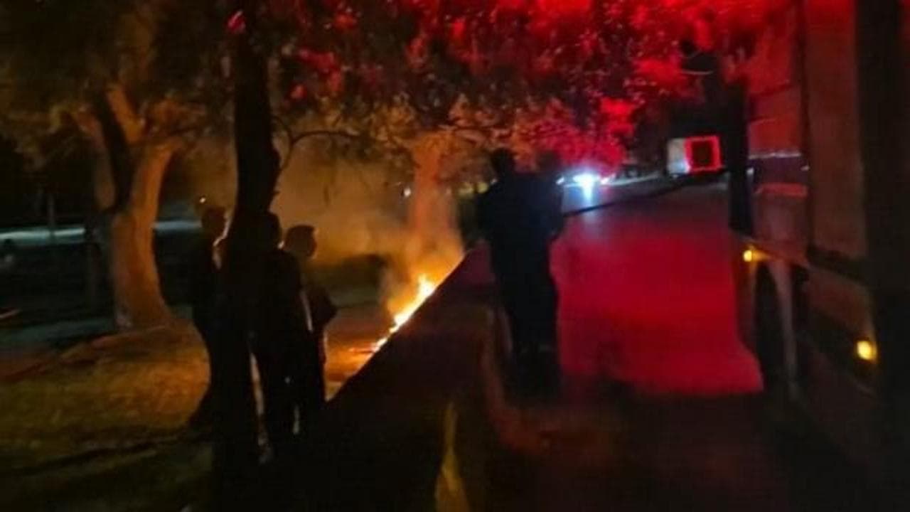 Eskişehir'de parkta yakılan atıl yatak yangına neden oldu