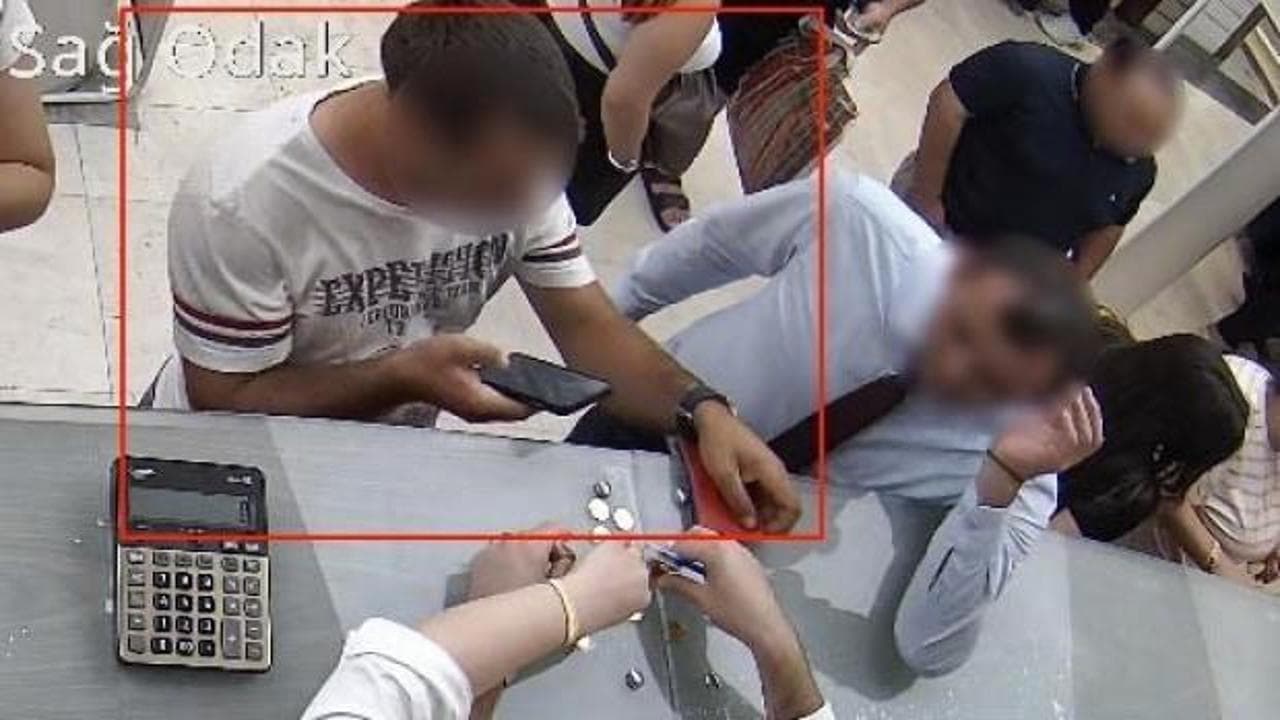 Eskişehirli Kuyumcunun Dikkati Sahtecileri Ele Verdi: 15 Sahte Cumhuriyet Altınıyla Yakalandı