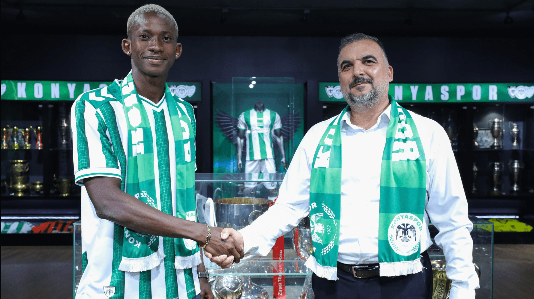 Konyaspor'da transfer hamlesi: 4 futbolcuyla aynı anda sözleşme imzalandı