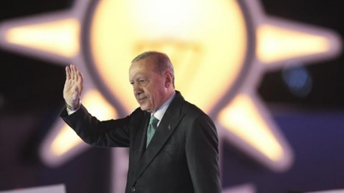 Yandaş yazardan bomba iddia: 3 CHP’li belediye başkanı daha AKP’ye geçiyor