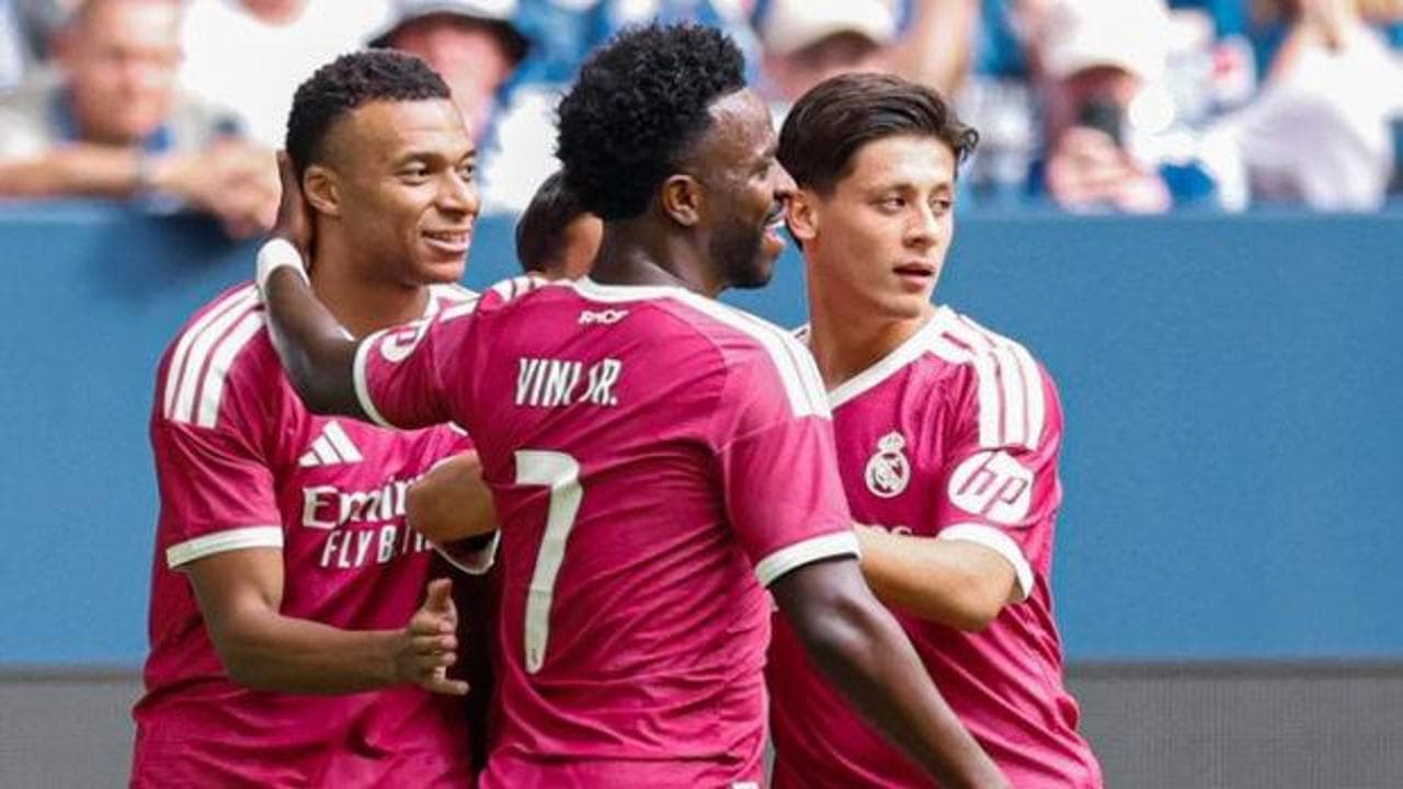 Real Madrid sezon öncesi Schalke 04'ü 3-0 mağlup etti: Arda Güler asistle parladı