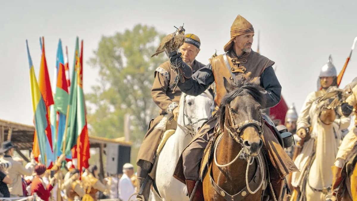 Macaristan'da Tarihi Buluşma: Büyük Hun-Türk Kurultayı Binleri Ağırladı