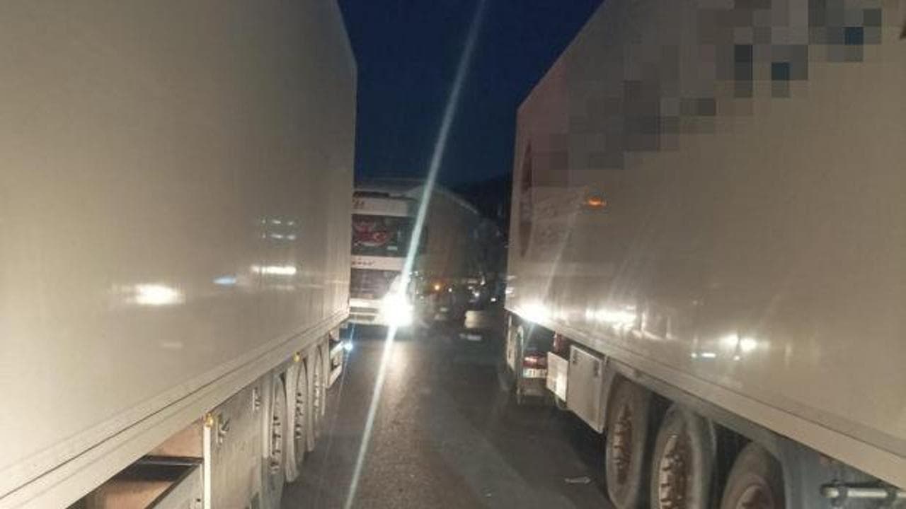 Cilvegözü Gümrük Kapısı'nda iki TIR arasında feci ölüm