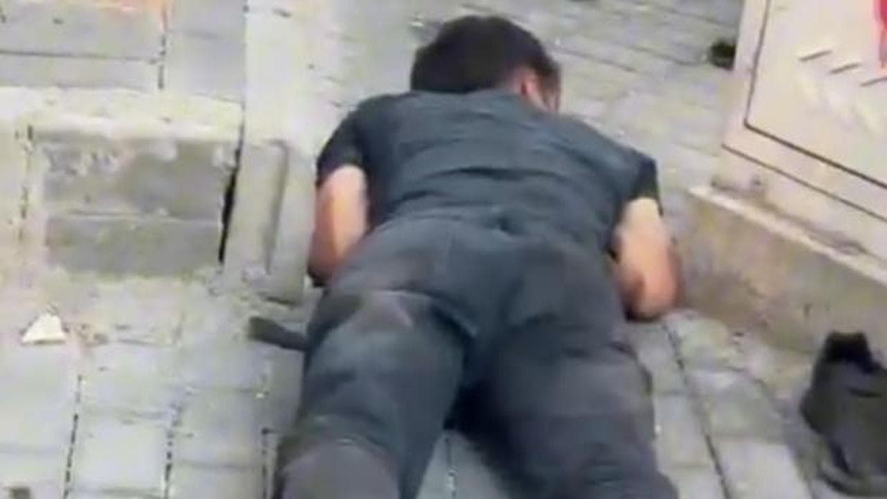 Batman'da Sokak Ortasında Av Tüfeğiyle Dehşet: 20 Yaşındaki Genç Ayağından Vuruldu