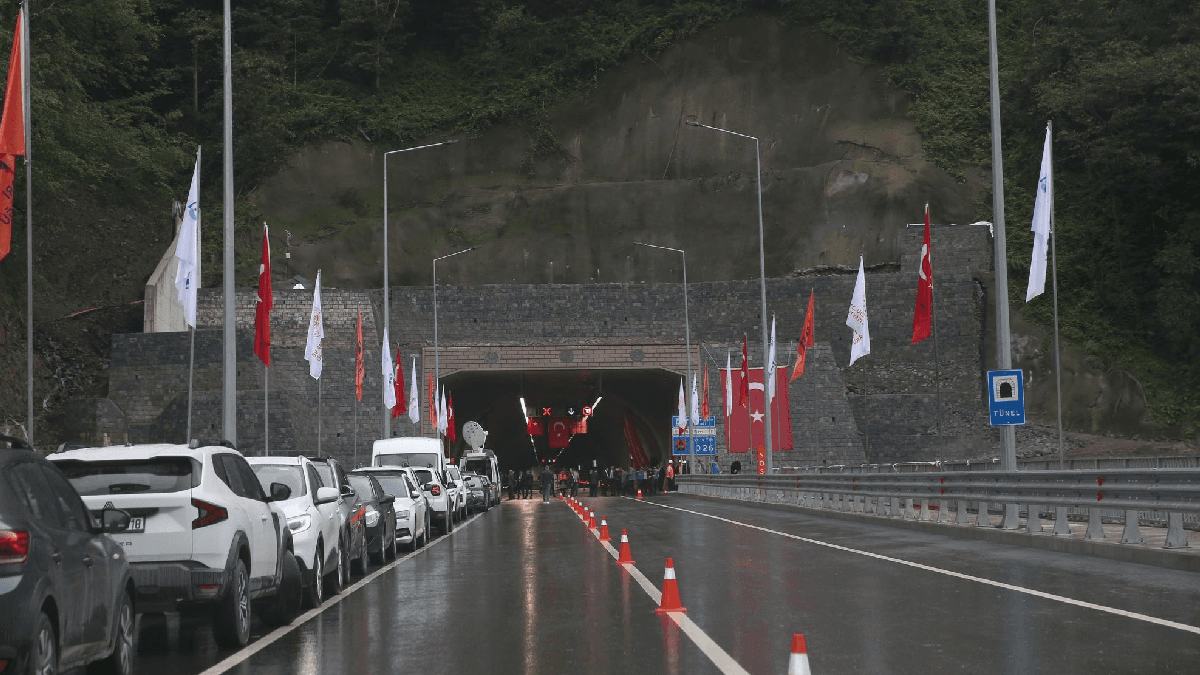 Mega tünel tamamlandı: Seyahat süresi 20 dakika kısalıyor