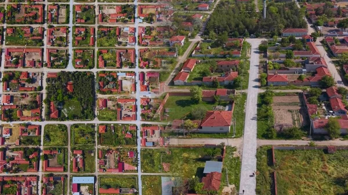 Barcelona'yı andıran mimarisiyle dikkat çeken 113 yıllık köy Türkiye'de