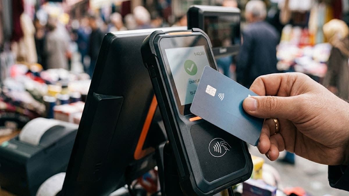 Kredi kartıyla ödemede dikkat: POS cihazını kontrol etmeyenler mağdur oluyor