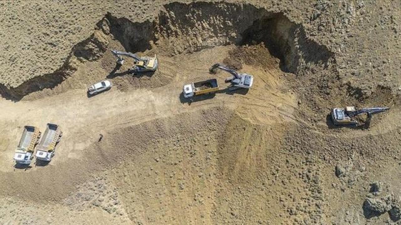 Suudi Arabistan petrol sonrası döneme yatırım yapıyor: İki dev 182 bin kilometrekarelik alanda maden arayacak