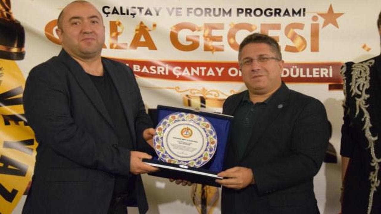 Azerbaycanlı gazeteci Agil Alesger'e uluslararası medya ödülü