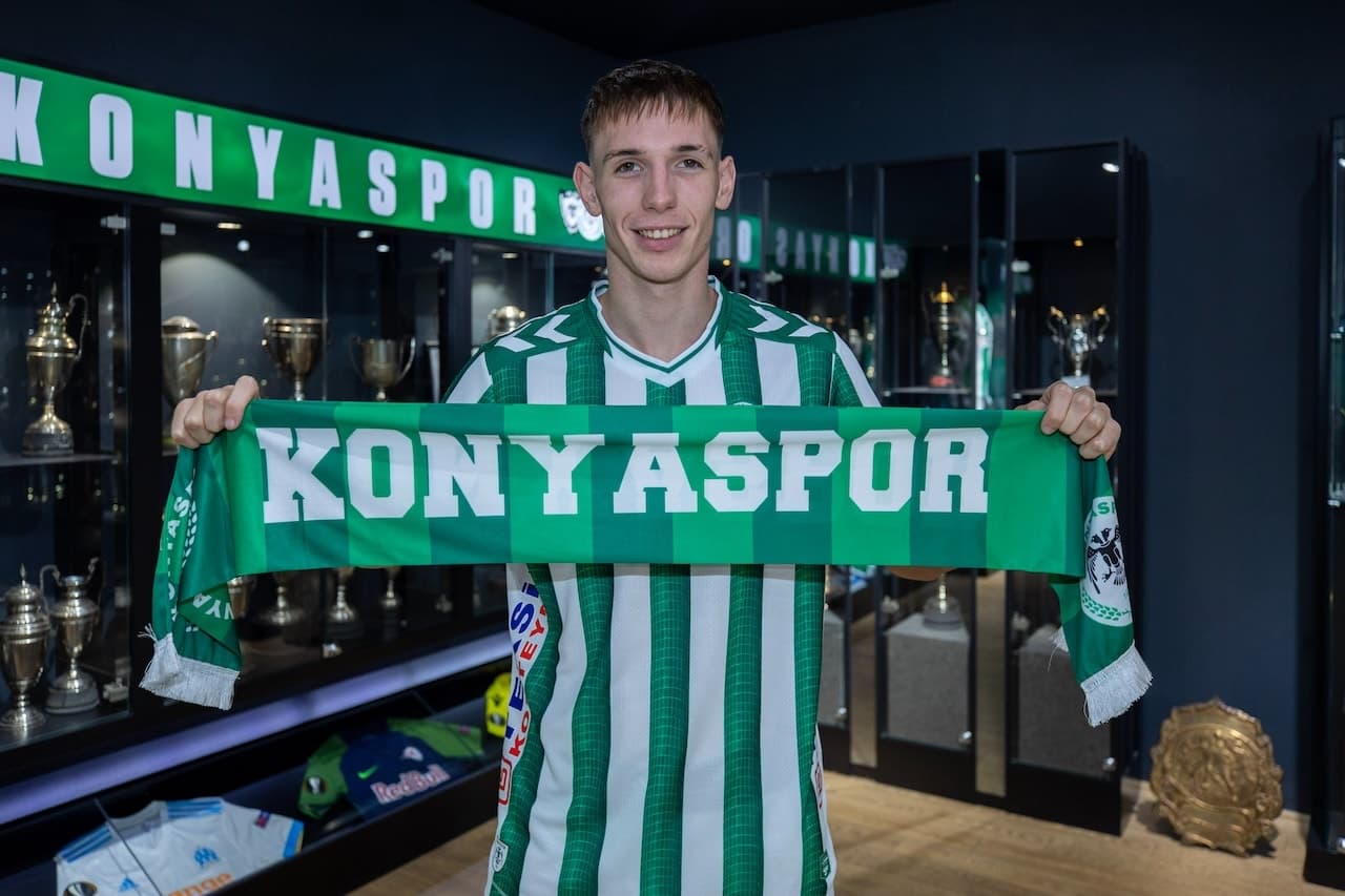 Konyaspor, Macar orta saha oyuncusunu kadrosuna kattı