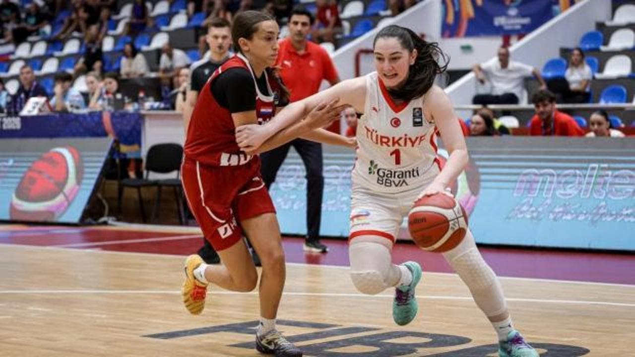 16 Yaş Altı Yıldız Kız Milli Takımı çeyrek final biletini kaptı