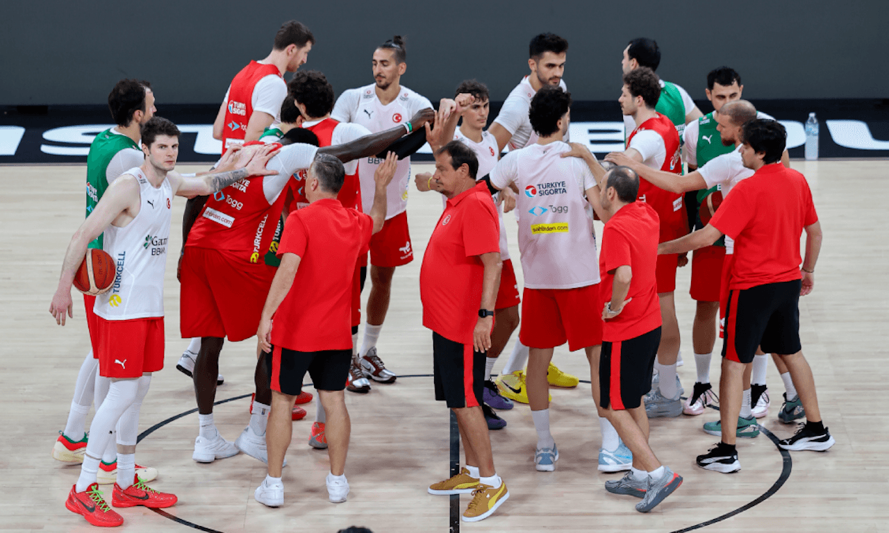 A Milli Erkek Basketbol Takımı, hazırlık maçları için Almanya yolunda